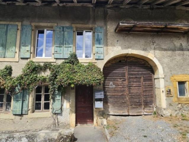 Dorfhaus zum Renovieren. Ländlich mit Potenzial