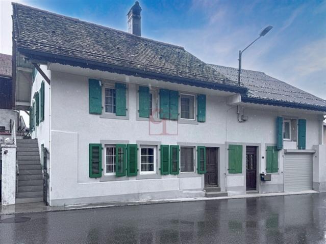 Dorfhaus mit Charme und Potenzial im Herzen des Vaud Broye