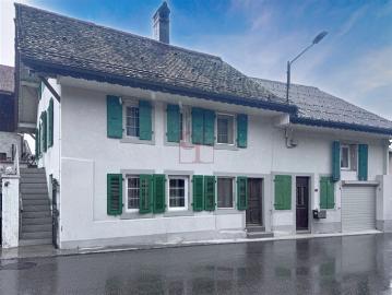 Dorfhaus mit Charme und Potenzial im Herzen des Vaud Broye