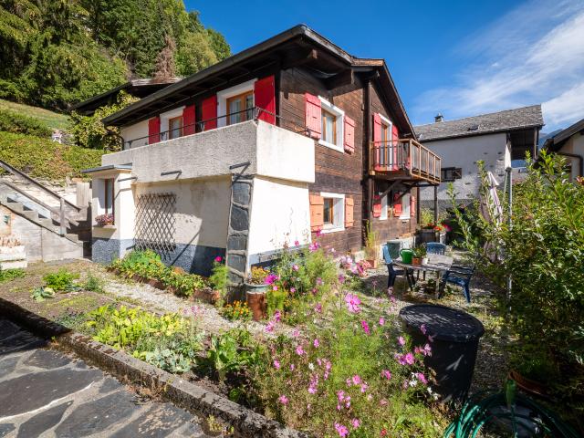 Dorfhaus mit Garten, Le Bioley