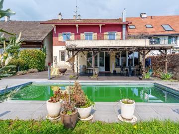 Dorfhaus mit Schwimmbad