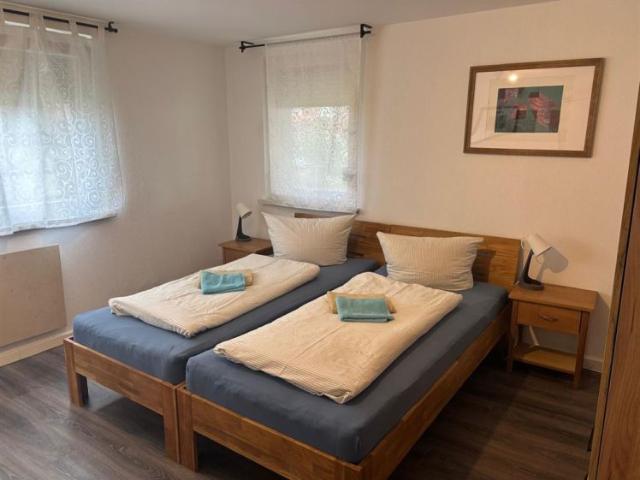 DÖRFLES * TERRASSE * Keller * Stellplatz * möbliert im EG * Monteurwohnung