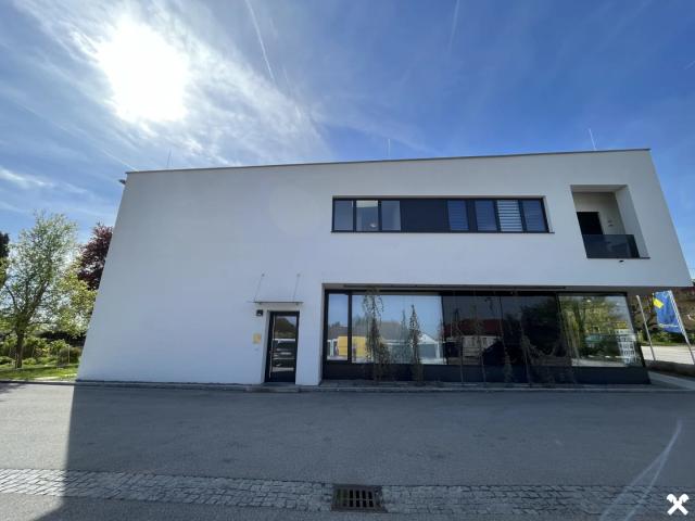 Dörfliche Ruhe und Stadtnähe: Mietwohnung in Kirchberg Thening!