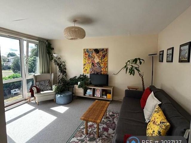 Doric Court, Beckenham, BR3 2 bed flat to rent £1,680 pcm £388 pw
