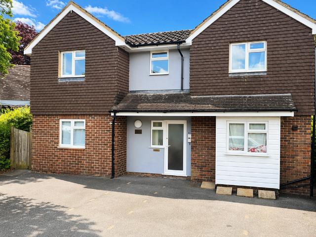 Doric House, Doric Avenue, Tunbridge Wells TN4, 2 bed flat to rent, £1,250 pcm | PrimeLocation