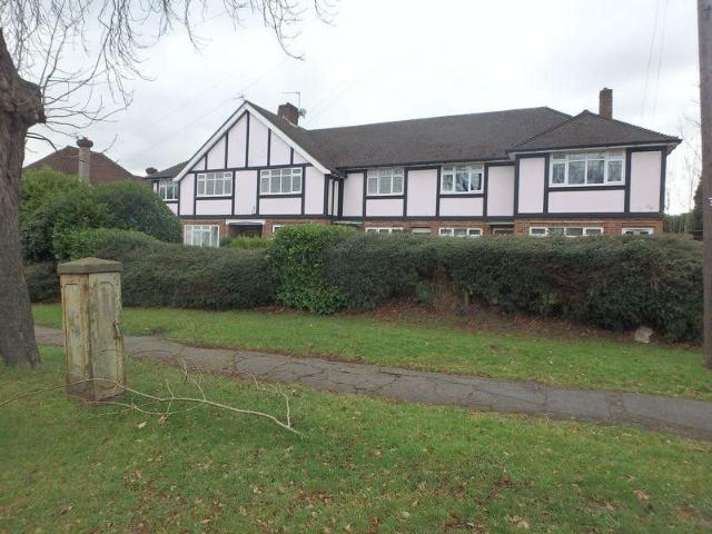 Dorking Road, Epsom, Surrey. KT18, 2 bed maisonette to rent, £1,750 pcm | PrimeLocation