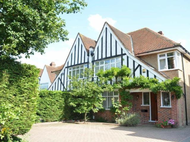 Dorking Road, Epsom, Surrey KT18, 4 bed semi detached house to rent, £3,000 pcm | PrimeLocation