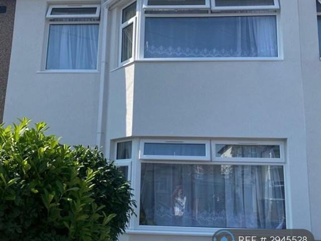 Dormers Avenue, Southall, UB1 4 bed terraced house to rent £2,700 pcm £623 pw