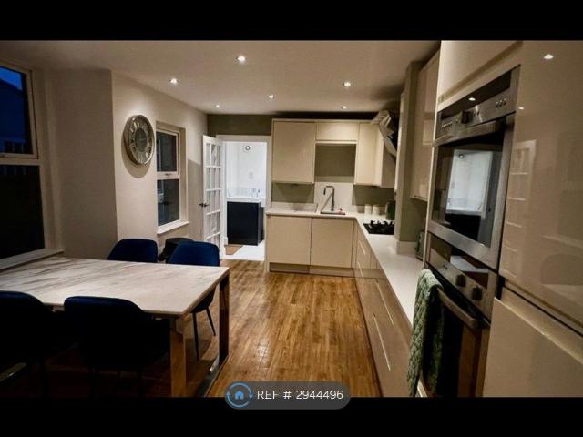 Dornberg Close, London SE3, 4 bed terraced house to rent, £3,000 pcm | PrimeLocation