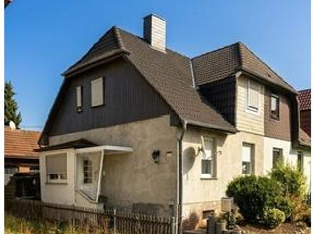 Dorndorf, Doppelhaushälfte + Nebengeb
