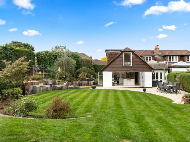 Dorney Grove, Weybridge, Surrey, KT13 5 bed semi detached house to rent £4,500 pcm £1,038 pw