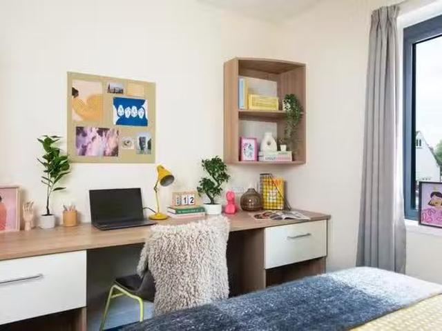 Dorset House Extra Large Ensuite