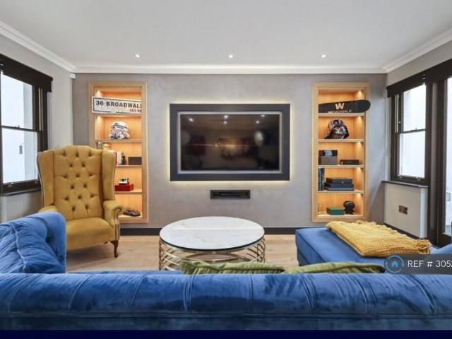Dorset Square, London, NW1 3 bed flat to rent £6,800 pcm £1,569 pw