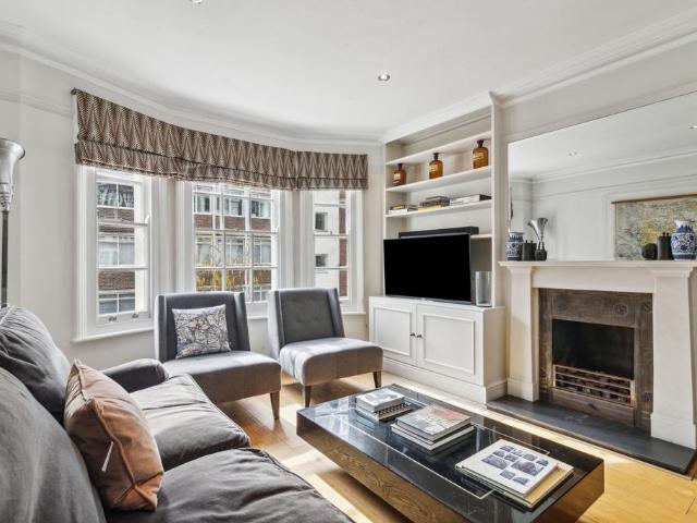 Dorset Street, London, W1U 3 bed flat to rent £6,500 pcm £1,500 pw