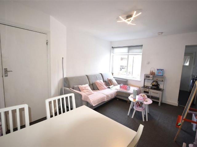 Dorset Road, Mitcham CR4, 3 bed maisonette to rent, £2,150 pcm | PrimeLocation