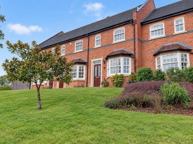 Dorsington Close, Hatton Park. 2 bed mews to rent £1,250 pcm £288 pw