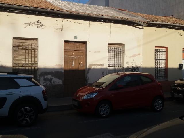 DOS CASAS CON TERRENO EN EL CORAZÓN DE LA FLORIDA !