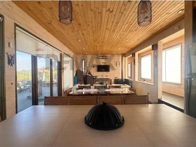 Dos casas un solo lugar gran oportunidad | 6 dormitorios por 15500.00 en Algarrobo