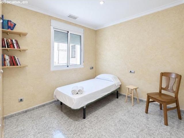 DOS CHALETS CON PISCINA, PARCELA DE 3.282M2, ORIHUELA, LA MATANZA