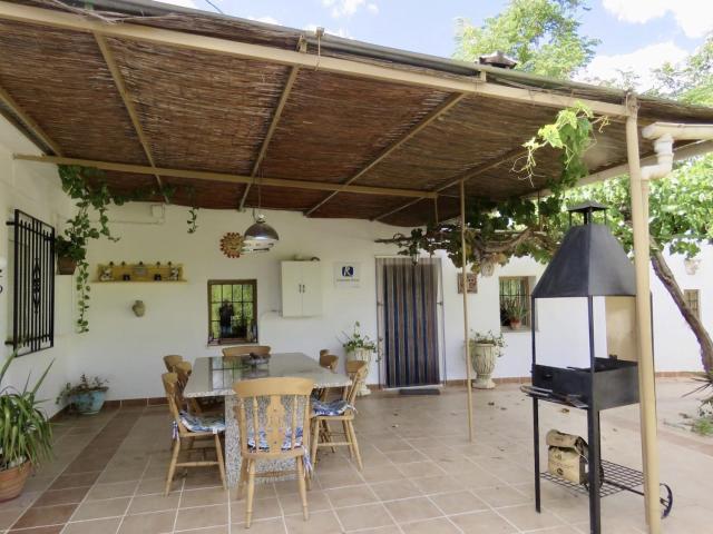 Dos encantadores cortijos, cada uno con su propio espacio ex. 310m² Montefrío