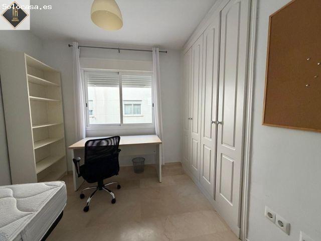 Dos habitaciones, 500 euros cada una, para estudiantes en un piso de cuatro dormitorios