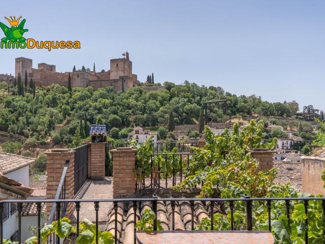 INVERSIÓN: 2 casas en el Albaicín con vistas a la ALHAMBRA. Con licencia turística y altísima rentabilidad