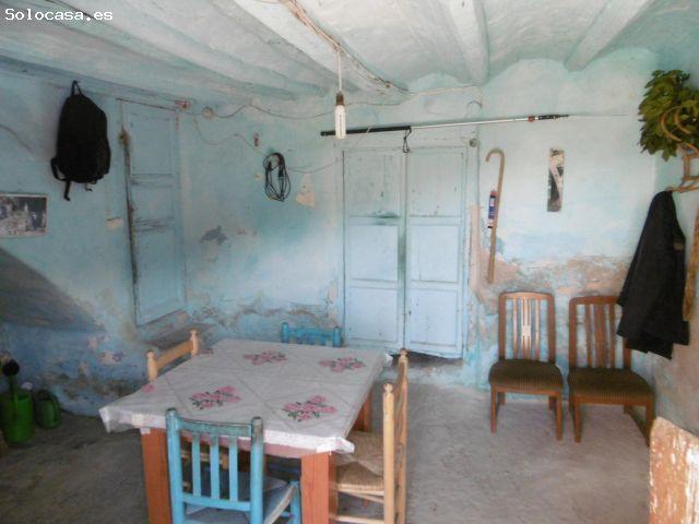 DOS MASÍAS EN VENTA EN UNA MISMA PARCELA CON LUZ Y TERRENO