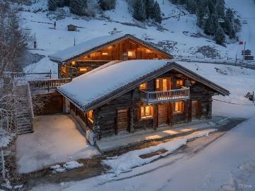Double chalet savoyard authentique Au coeur des Saisies 232m² Hauteluce Les Saisies