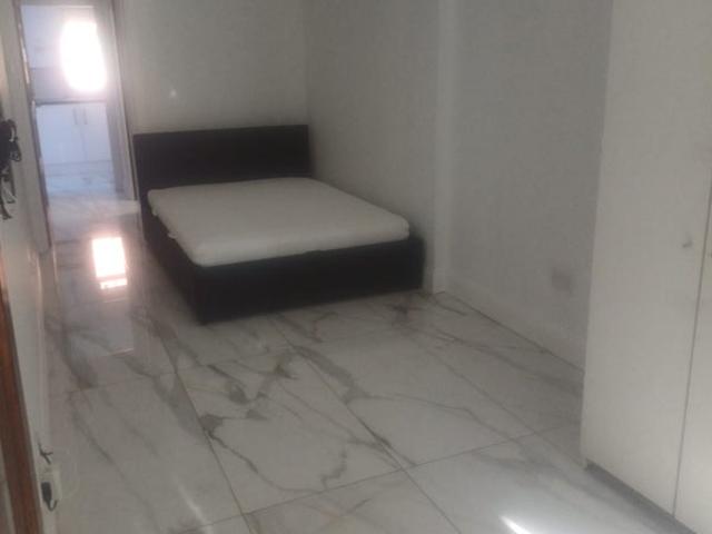 Double bed studio flat available near Heathrow
