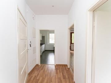 Double bedroom, with balcony, in 2 bedroom apartment