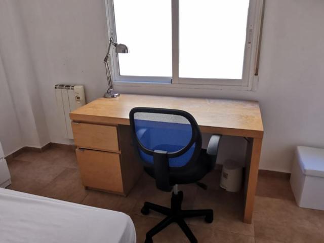 Double bedroom, with balcony, in 6 bedroom apartment