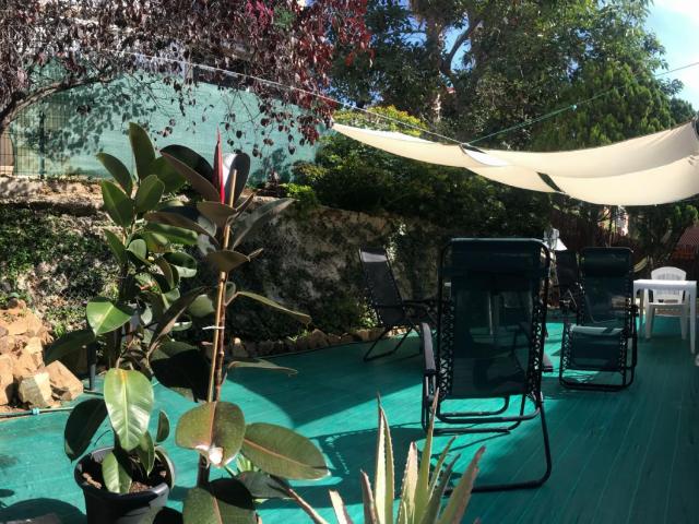 Double bedroom, with private bathroom, in 2 bedroom apartment in Vall d’Hebron