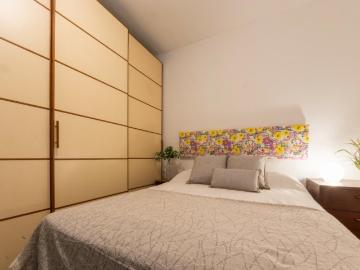 Double bedroom, with private bathroom, in 7 bedroom apartment