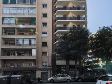 Double bedroom close to Camp de l´Arpa metro station