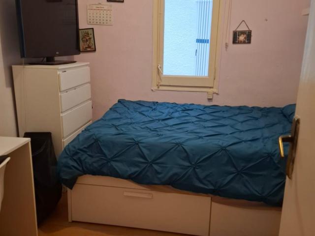 Double bedroom close to Camp de l´Arpa metro station