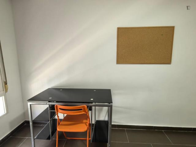 Double bedroom in 4 bedroom apartment