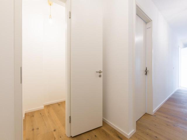 Double bedroom in 4 bedroom apartment