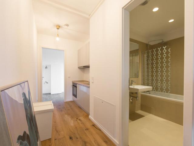 Double bedroom in 4 bedroom apartment