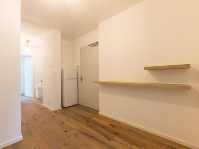 Double bedroom in 4 bedroom apartment