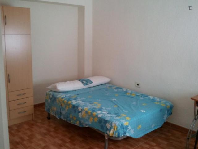Double bedroom in 5 bedroom apartment