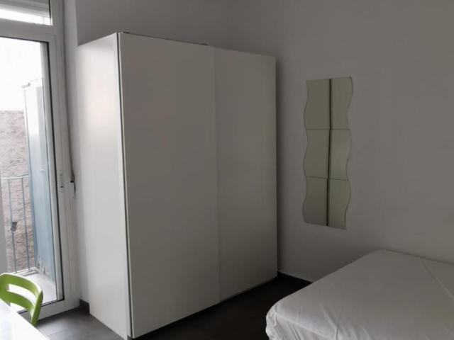 Double bedroom in 9 bedroom apartment