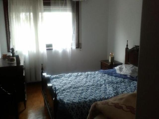 Double bedroom in 3 bedroom apartment