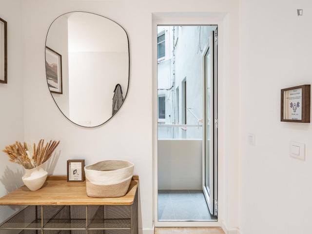 Double bedroom in 3 bedroom apartment