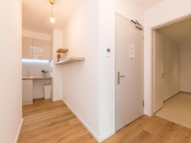 Double bedroom in 3 bedroom apartment