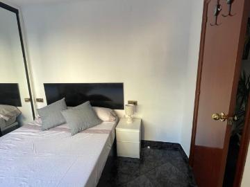 Double bedroom in 3 bedroom apartment