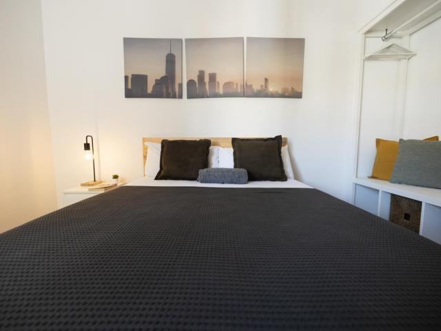 Double bedroom in a student flat, in L'Hospitalet de Llobregat