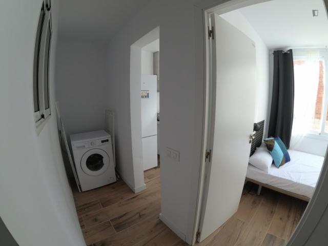 Double bedroom in a 5 bedroom apartment near Pubilla Cases Metro