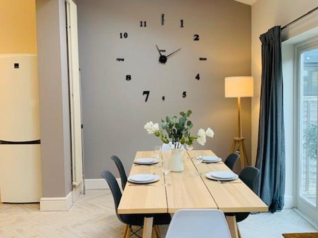 Double Bedroom in Enormous, Spacious Balham House