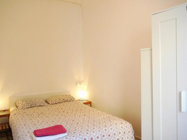 Double bedroom in Hostafrancs