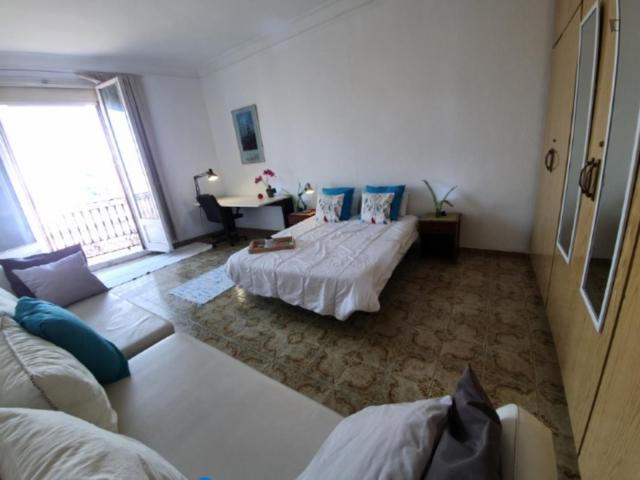 Double bedroom near Drassanes metro station